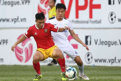 HLV HAGL nói gì về Xuân Trường trong lần đầu đá chính?