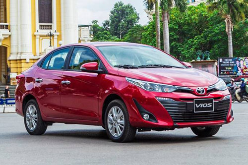 XE HOT (7/7): Bảng giá xe Toyota tháng 7, giá lăn bánh VinFast Fadil sau khi giảm 50% lệ phí trước bạ