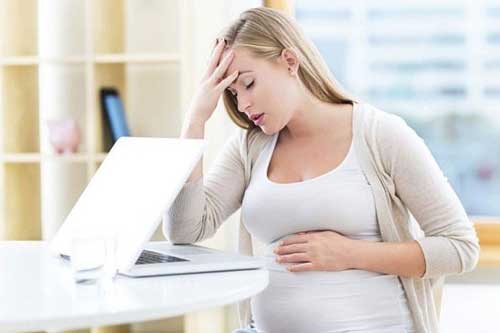 4 thói quen của mẹ bầu dễ gây hại cho thai nhi, bé sinh ra dễ cáu kỉnh, chậm lớn