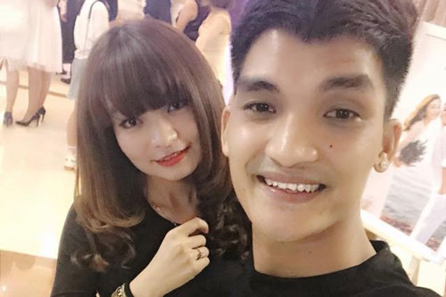 Mạc Văn Khoa mua ôtô sau nhiều năm đi diễn bằng xe ôm