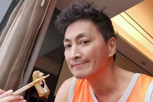 'Triển Chiêu' Hà Gia Kính bán rong biển kiếm triệu USD