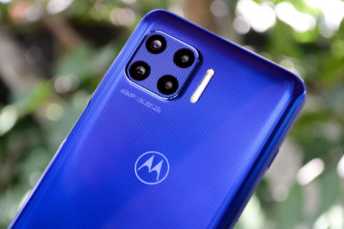 Smartphone chống nước, chip 765G, RAM 6 GB, pin ‘trâu’, giá hơn 10 triệu