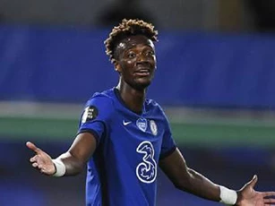 Abraham đòi lương 'bằng bạn bằng bè' mới chịu ở lại Chelsea