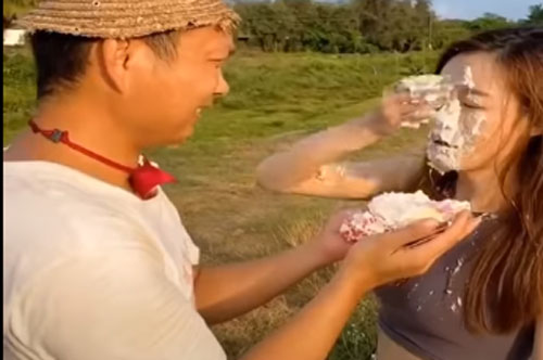 CLIP: "Cười sặc cơm" với những tình huống hài hước trên mạng xã hội TikTok