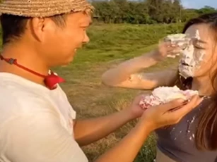 CLIP: "Cười sặc cơm" với những tình huống hài hước trên mạng xã hội TikTok