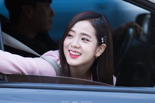 Jisoo.