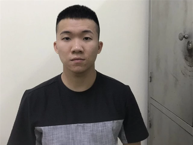 Thanh niên mang theo súng từ Bắc Ninh lên Hà Nội thì bị chốt 141 phát hiện - Ảnh 1.