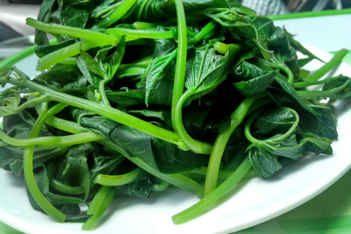 Cách để luộc mọi loại rau luôn xanh mướt, giòn ngon ngọt không bị đen chát