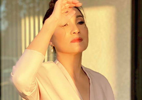 Hồng Đào khiến khán giả ngỡ ngàng với nhan sắc xinh đẹp, trẻ trung ở tuổi U60