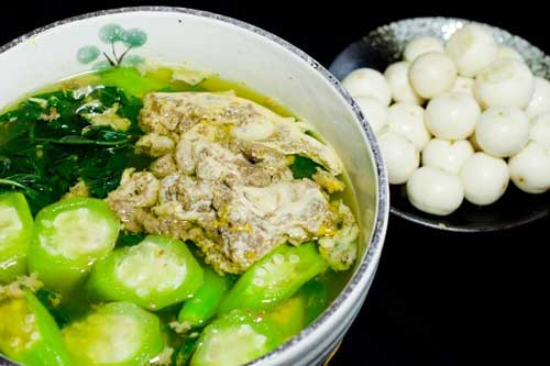 Ngày hè có bát canh cua rau đay thì ăn ngon "bá cháy"