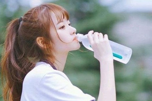 Chuyên gia chỉ 6 quy tắc khi uống nước vào mùa hè bắt buộc phải nhớ kẻo rước họa