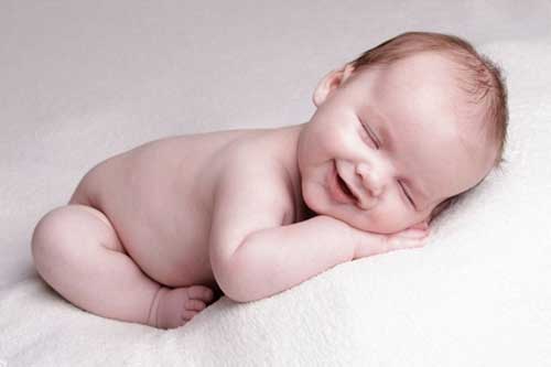 3 thói quen khi ngủ của trẻ sơ sinh chứng tỏ não đang hoạt động tốt, lớn lên nhất định thông minh hơn người