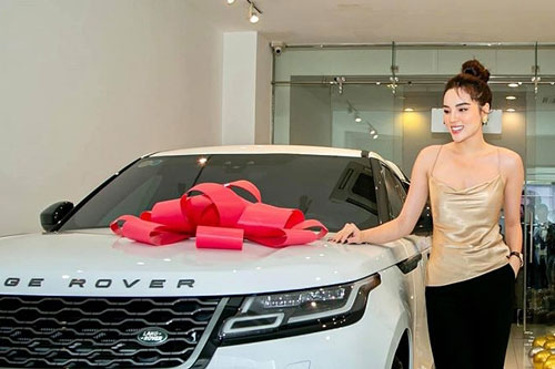 Hoa hậu Kỳ Duyên mua xe hơi 5,5 tỷ đồng