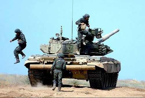 Lửa - đạn vô hại với lính tăng của Nga