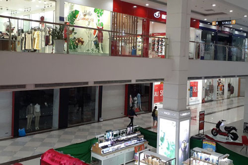 Mặt bằng cho thuê tại trung tâm thương mại ế ẩm