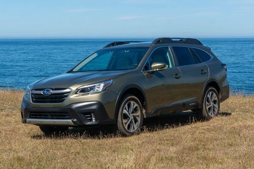 7. Subaru Outback (doanh số: 10.250 chiếc).