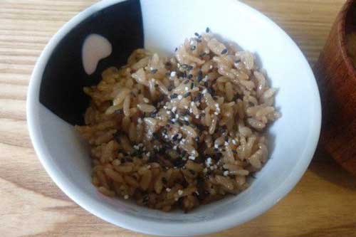 Cho nước cà phê vào nồi cơm và nấu chín, bạn sẽ bất ngờ khi thấy kết quả