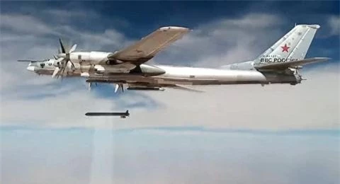Tu-95MS khai hoa don danh tam xa tuong duong voi ICBM 