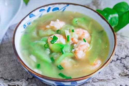 Đầu tôm đừng vứt bỏ, đem nấu canh mướp kiểu này, 10 người ăn đều mê mẩn