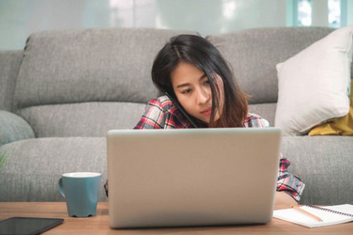 Đi xin việc, vừa nhìn thấy người phỏng vấn, tôi đã bỏ chạy khỏi phòng, ngay ngày hôm sau, họ gọi lại yêu cầu tôi tiếp tục đến gặp