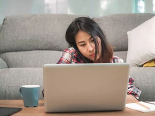 Đi xin việc, vừa nhìn thấy người phỏng vấn, tôi đã bỏ chạy khỏi phòng, ngay ngày hôm sau, họ gọi lại yêu cầu tôi tiếp tục đến gặp