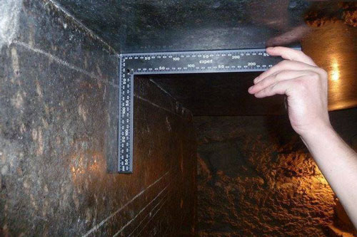 Bí ẩn mê cung cổ đại với những hộp đá vuông hình sắc cạnh khổng lồ nặng hàng trăm tấn khiến các nhà nghiên cứu bối rối