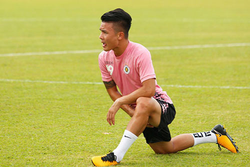 Quang Hải bị nghi sốt xuất huyết, HLV Chu Đình Nghiêm lo lắng