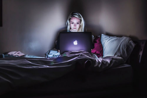 8 cách bù đắp sức khỏe đơn giản cho người hay thức khuya