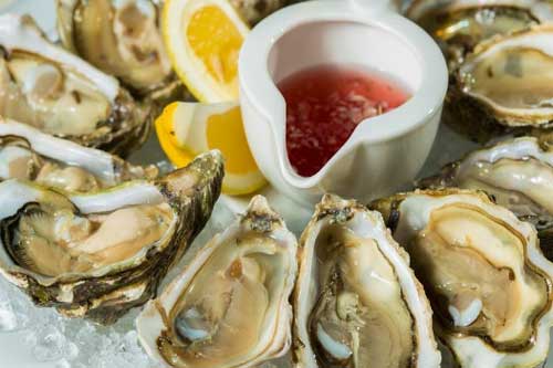 Ăn hàu ngon đến mấy cũng phải tránh xa những thứ đại kị này kẻo mang thêm bệnh vào người