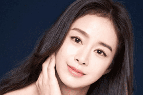 Mới bị chê già nua khi trở về với kiếp bỉm sữa, Kim Tae Hee đã cao tay đáp trả bằng loạt hình đẹp như nữ thần