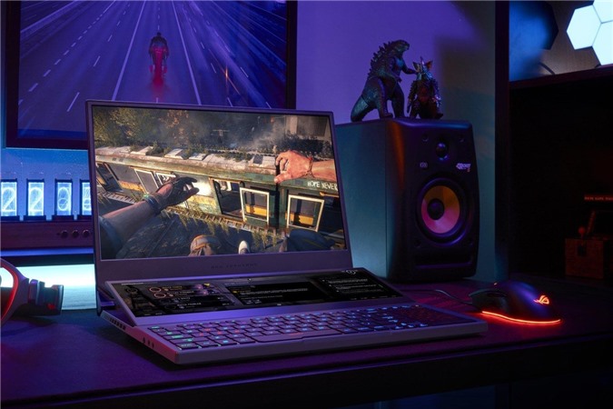 Nhấn mạnh tới khả năng chơi game nên Asus ROG Zephyrus Duo 15 được trang bị CPU Intel thế hệ 10 với tùy chọn CPU Intel Core i7-10875H xung nhịp tối đa 5.1GHz hoặc cao cấp nhất lên tới CPU Core i9-10980HK mới với xung nhịp tối đa lên tới 5.3 GHz. Đây cũng là những bộ vi xử lý mạnh nhất trên laptop hiện tại.