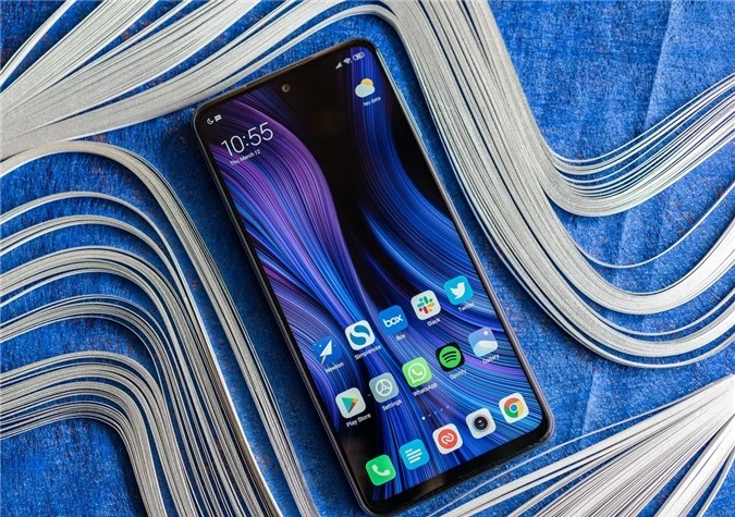 Xiaomi Redmi Note 9 Pro: Không ngạc nhiên khi Xiaomi Redmi Note 9 Pro đứng đầu danh sách lựa chọn này. Máy được hoàn thiện nguyên khối với khung viền bằng nhựa, nhưng mặt lưng được làm bằng kính nên nhìn rất đẹp, sang trọng và không kém phần cao cấp.