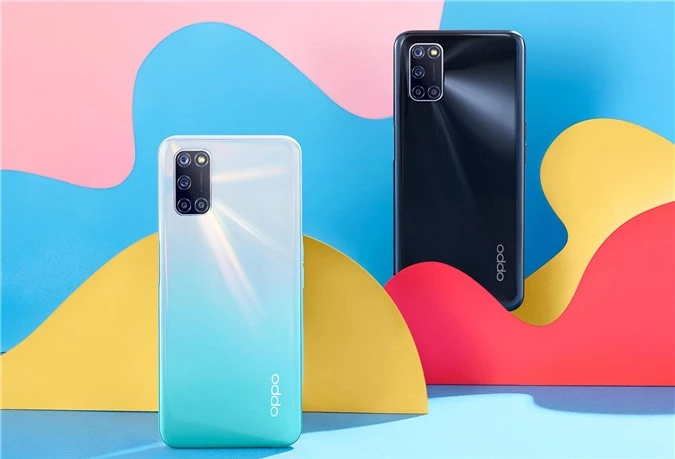 Trong đó mặt trước Oppo A92 nổi bật với màn hình đục lỗ, kích thước lớn 6.5 inch và độ phân giải Full HD+. Máy có 4 camera như các đối thủ, trong đó camera chính 48MP, kết hợp camera góc siêu rộng 8MP, camera đơn sắc 2MP và camera 2MP để hỗ trợ chụp chân dung xóa phông. 