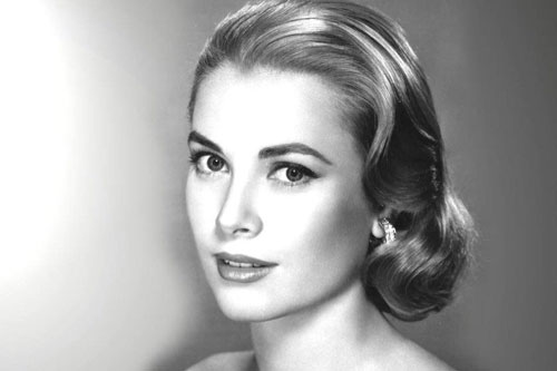 Bí mật làm đẹp khó tin của 15 mỹ nhân thế giới xưa