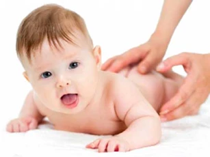 3 bộ phận của trẻ sơ sinh mẹ càng chạm nhiều con càng thông minh