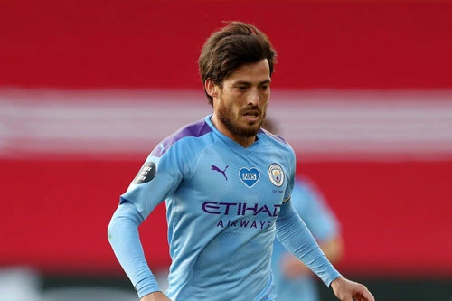 Tiền vệ trung tâm: David Silva (Man City).