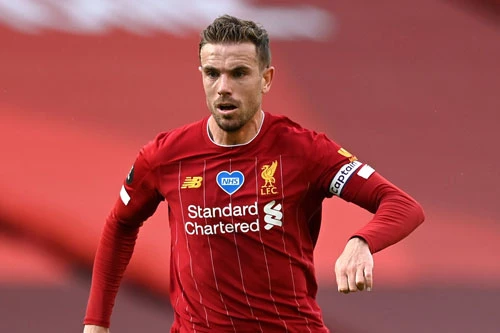 Tiền vệ trung tâm: Jordan Henderson (Liverpool).