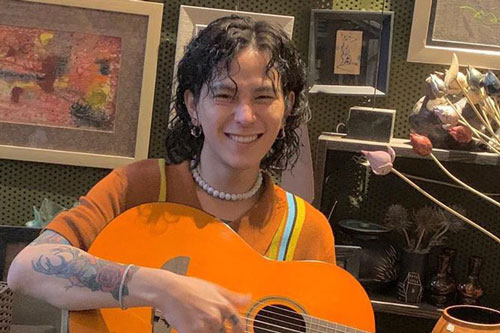 Decao phản ứng khi bị dân mạng cà khịa chuyện Binz - Châu Bùi