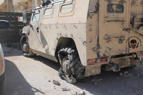 Xe bọc thép Tiger sống sót sau vụ nổ tại Syria