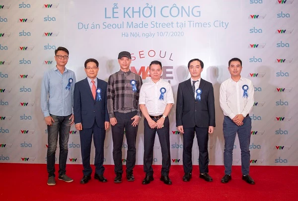 Ông Hoàng Ngọc Huấn, Chủ tịch HĐQT – VTVcab tham dự cùng đại diện Công ty Cổ phần Yeosim – VTVcab tại lễ khởi công.