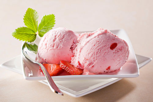 Cách làm kem mận thơm ngon 'khó cưỡng' cho mùa hè