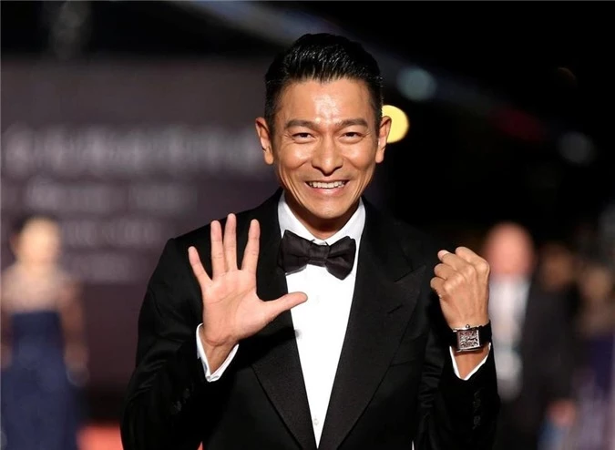 4 diễn viên TVB xuất thân bần hàn trước khi sở hữu khối tài sản nghìn tỷ - Ảnh 1