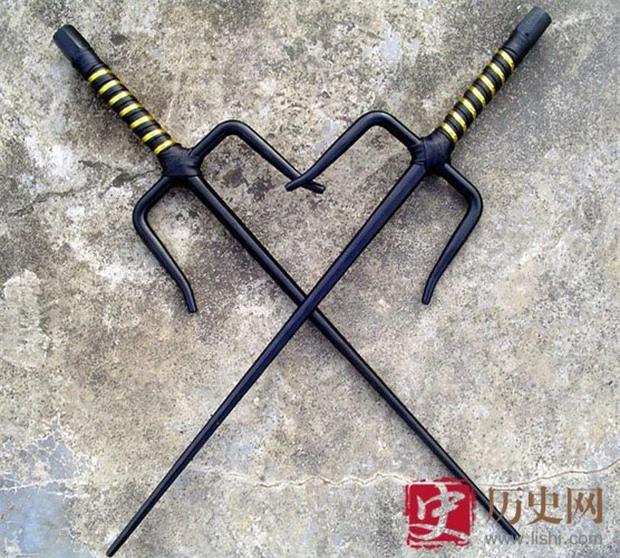 4 loại binh khí quái dị nhất từng được người Trung Hoa sử dụng, bút giá xoa là ác mộng của samurai Nhật Bản - Ảnh 4.