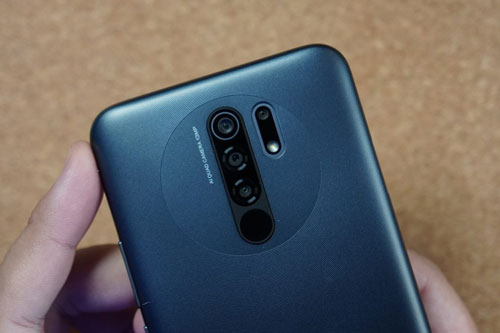 Smartphone 4 camera sau, pin 5.020 mAh, giá 3,59 triệu tại Việt Nam