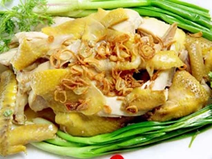Luộc gà theo cách này chẳng bao giờ bị đỏ, chín vừa tới thơm ngọt không nứt da