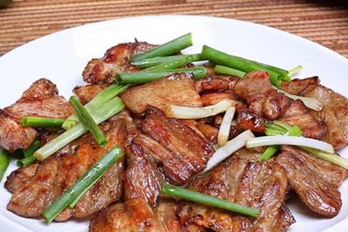 Hai cách làm thịt ba chỉ rang cháy cạnh ngon khó cưỡng cơm bao nhiêu cũng hết