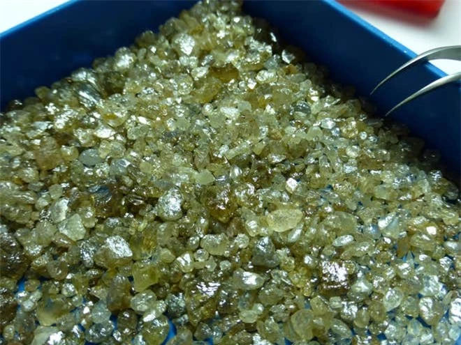 Phát hiện mỏ kim cương 4,5 tỷ năm tuổi chìm sâu bên trong lòng đất - 2