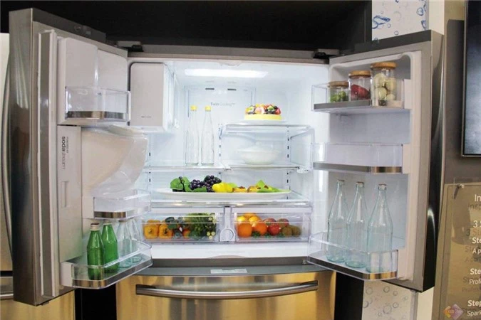 Tủ lạnh là thứ &quot;bẩn&quot; số 1 trong nhà bếp: Có 3 thứ thà bỏ đi chứ đừng dại bảo quản kẻo gieo rắc ổ bệnh nguy hiểm - Ảnh 1.