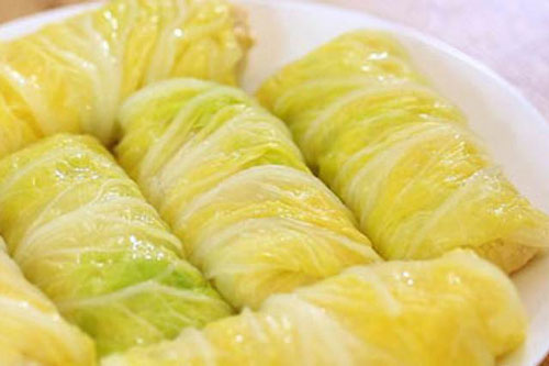 Không xào hay luộc, đổi vị làm bắp cải cuộn nhân nấm đậu phụ
