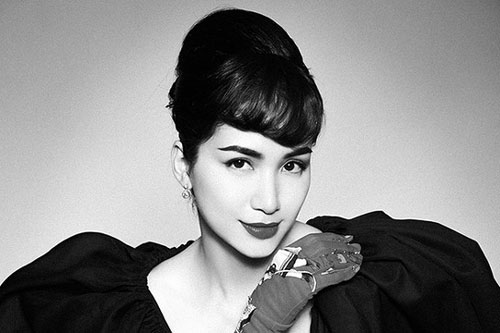 Hòa Minzy 'biến hình' thành Audrey Hepburn